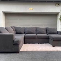 Huge Dark Grey Sectional Couch Sofa From Living Spaces In Excellent Condition - FREE DELIVERY 🚛