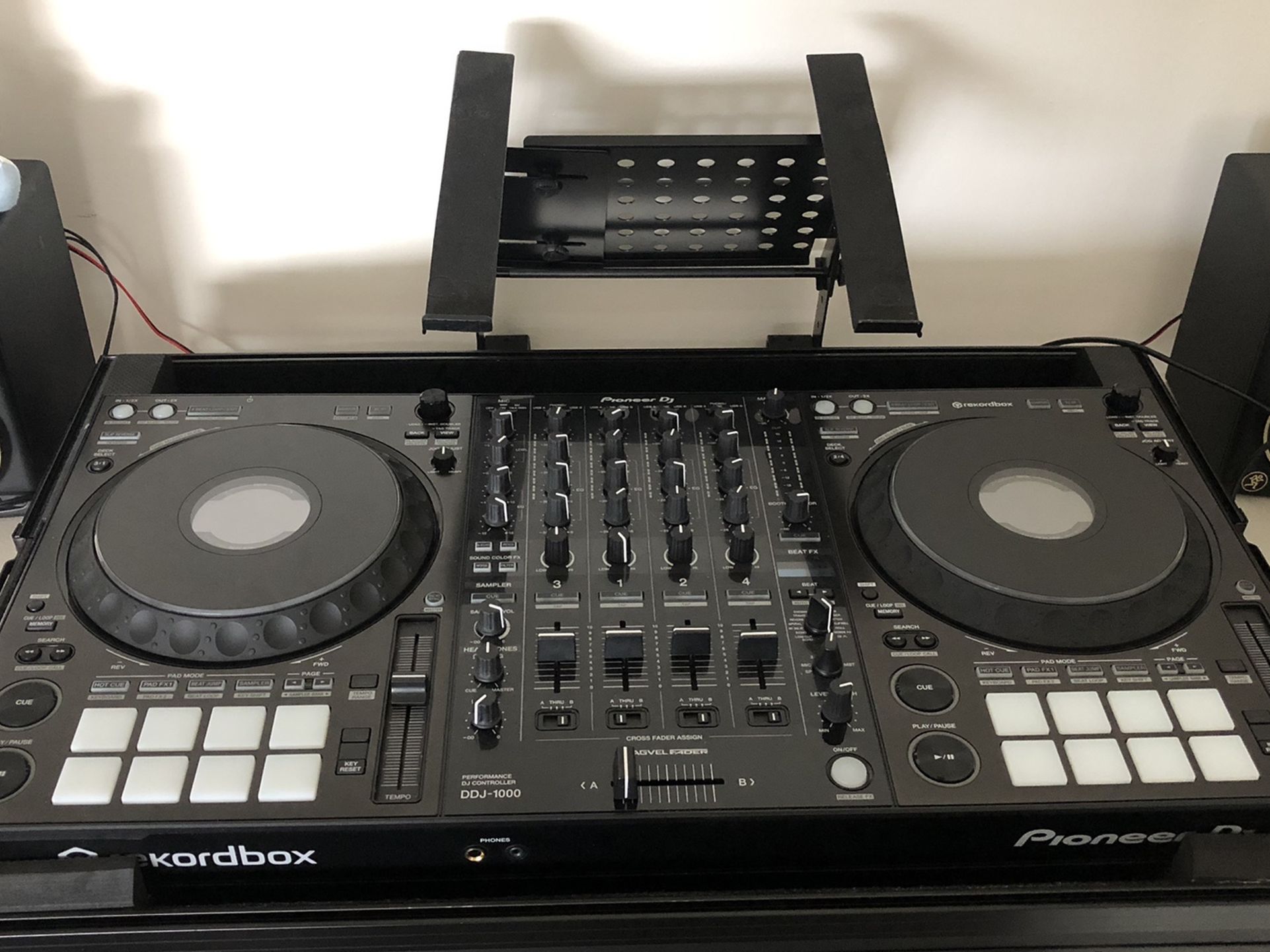 Pioneer ddj-1000 DJ Controller with Original Box