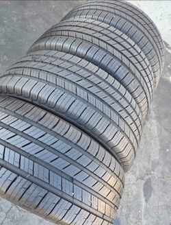 205/55/16Michelin 📍📍 Vendo un set de llantas con 80% de vida las 4 📍🌟