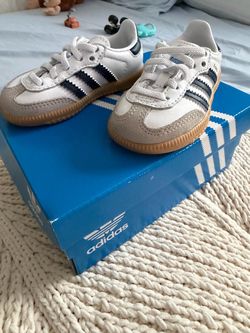 Baby shoes
