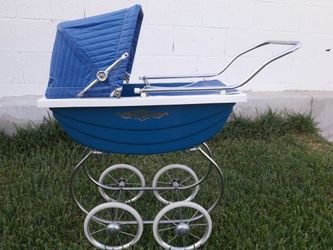 Vintage baby doll carriage/ 🍼carriola antigua para muñeca.