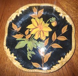 Vintage Raymond Waites Crimson Garden Plate
Excellent Condition