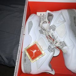 Jordan 4 Retro 