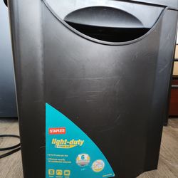 Staples Light-duty Paper Shreder