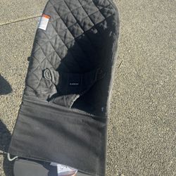 BabyBjörn Bouncer Bliss, Black, Woven, Classic Quilt | 2-in-1 Adjustable Baby Bouncer Seat and Toddler Chair, Newborn to