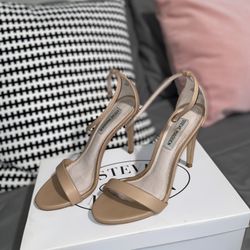 Steve Madden, Nude and Size: 7