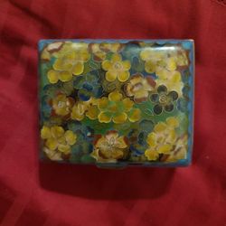 

Lovely Chinese Export Cloisonné Box 