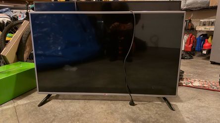 47” LG tv (no remote)