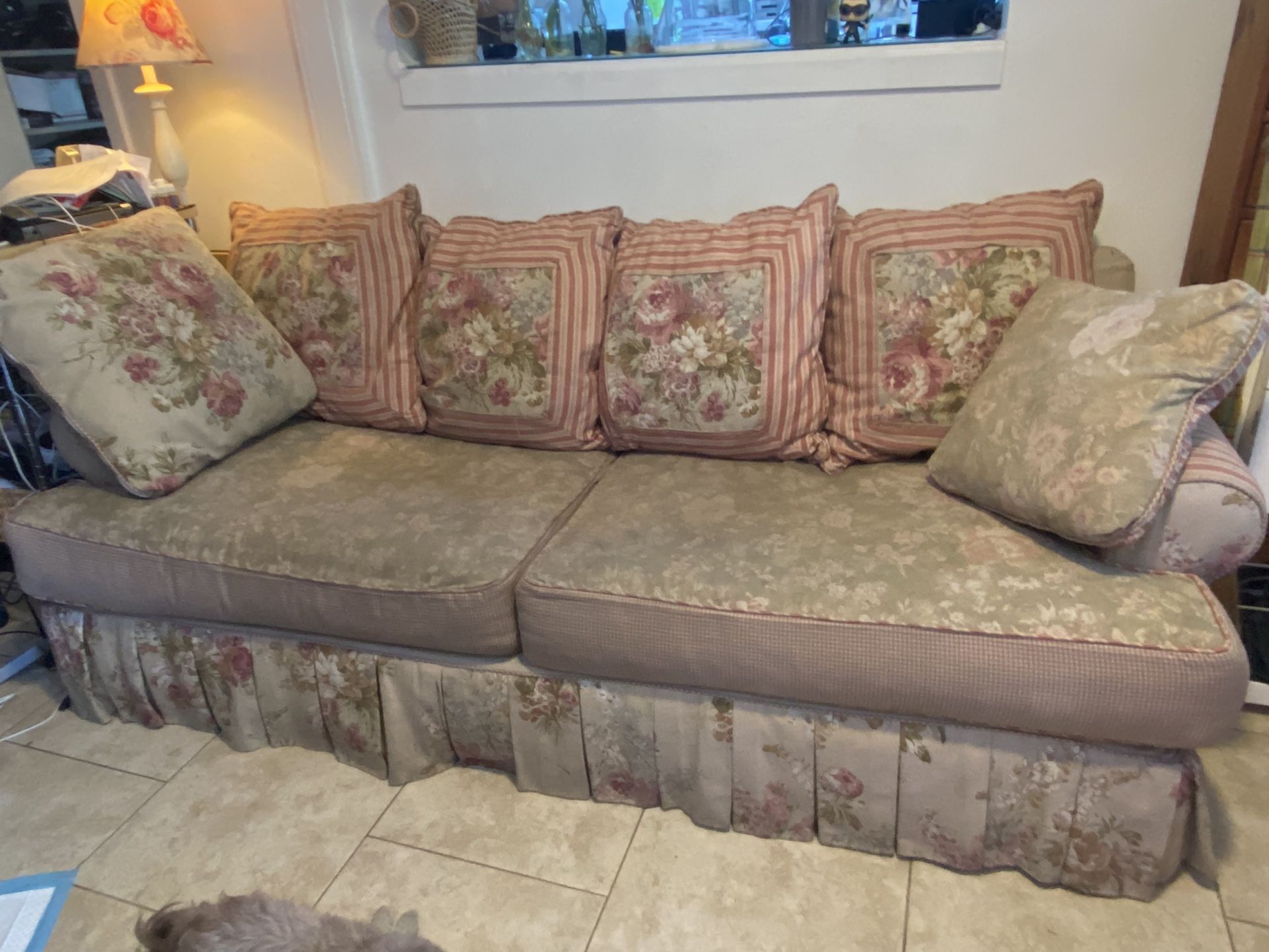 Couch & Loveseat Vintage Rose Shabby chic 