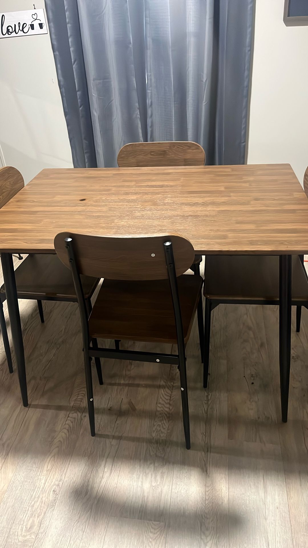Brown Table With 4 Chairs