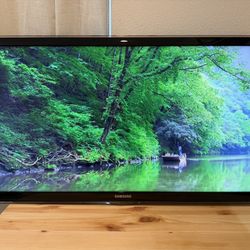 Samsung 40” LED Smart TV - UN40D6000SF - Wall Mount Included