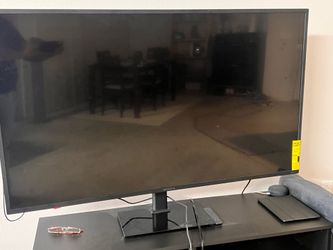 55” Insignia 4K Roku Smart TV + Swivel Tabletop Stand