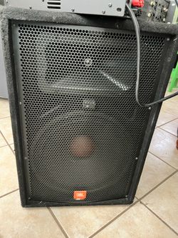 JBL JRX 100 Loudspeaker and Mackie M1400i Power Amp