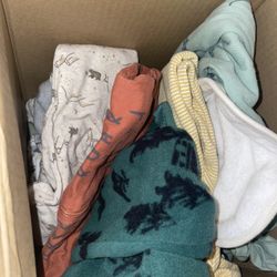 Baby Clothes , Socks & 2 Black baby Carrier