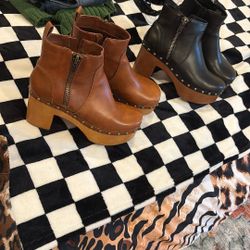 Size Woman’s 6 Clog Chunky heel Boots 2 Pairs