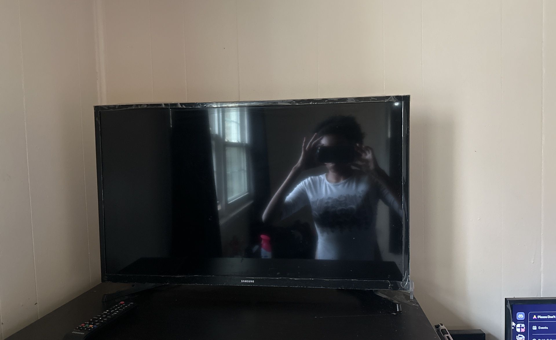 Samsung 32’ Gaming Smart Tv