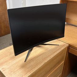 MSI 31.5" Curved Monitor 