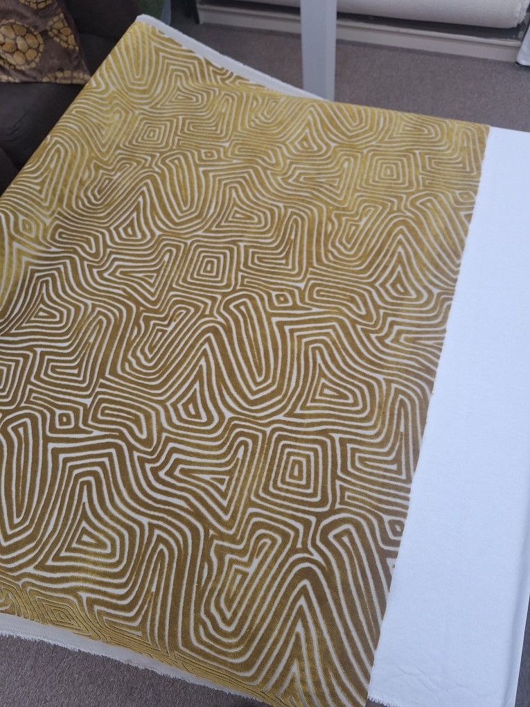 Lustrous Citron Gradual Maze Fine Cut Velvet fabric