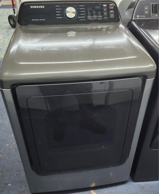 New Scratch & Dent Samsung Dryer
( Great)
Comes w/Warranty
Delivery Available