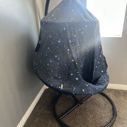 Kids swing, bounce