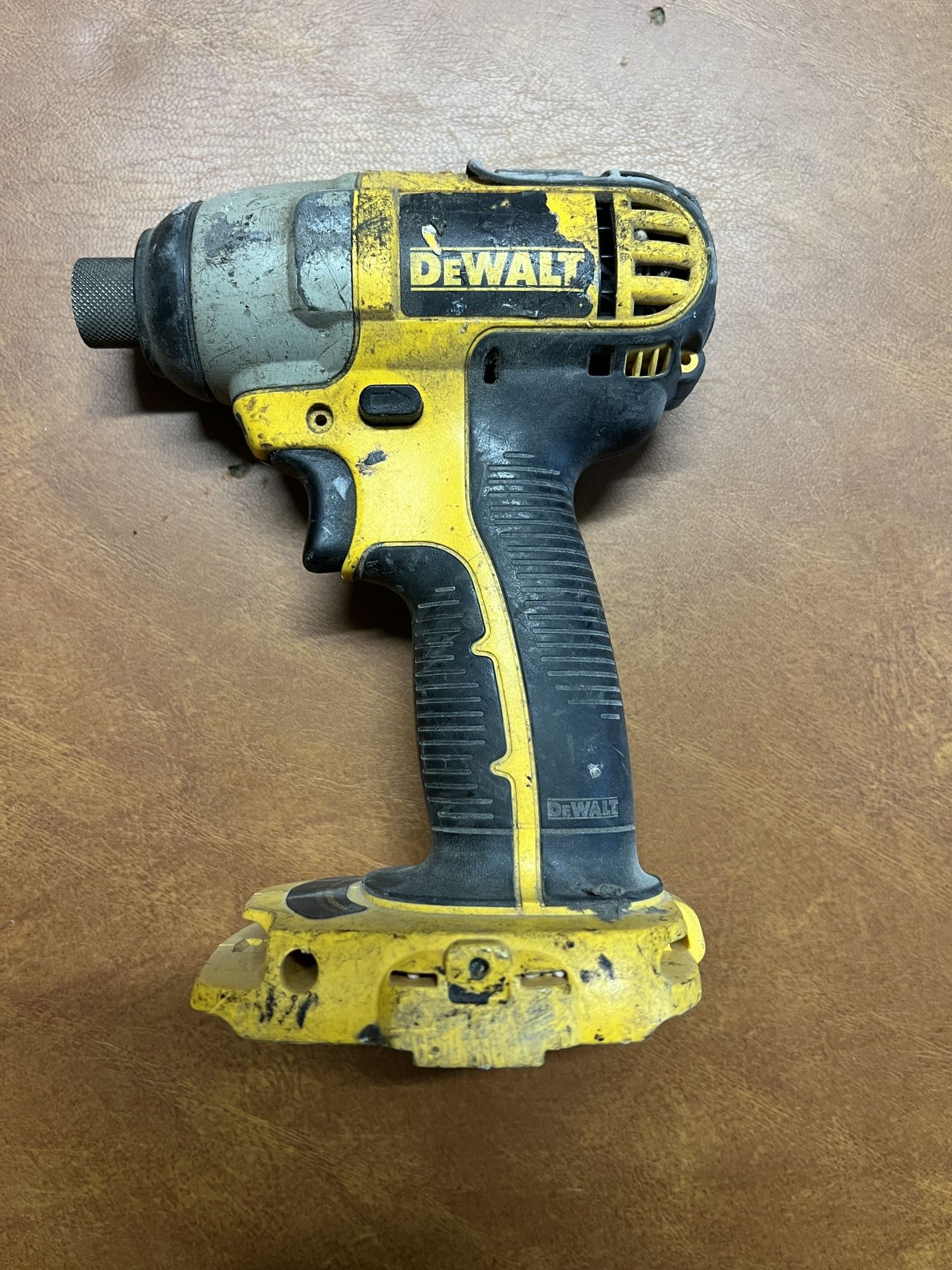 Dewalt DC825 18V Volt 1/4" Hex IMPACT DRIVER Bare Tool Only UNTESTED