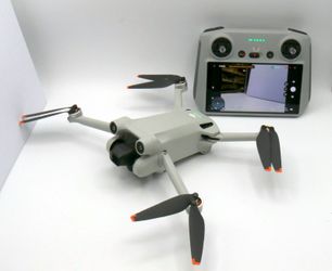 DJI Mini 3 Pro Camera Drone with DJI RC Smart Remote Controller RM330 DJI Mini 3 Pro (DJI RC), Mini Drone with 4K Video, 48MP Photo