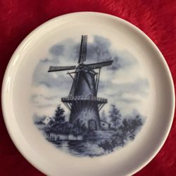 VTG 1984 Ter Stege BV Delft Blauw Windmill Handpainted in Holland Trinket Dish 3.5”