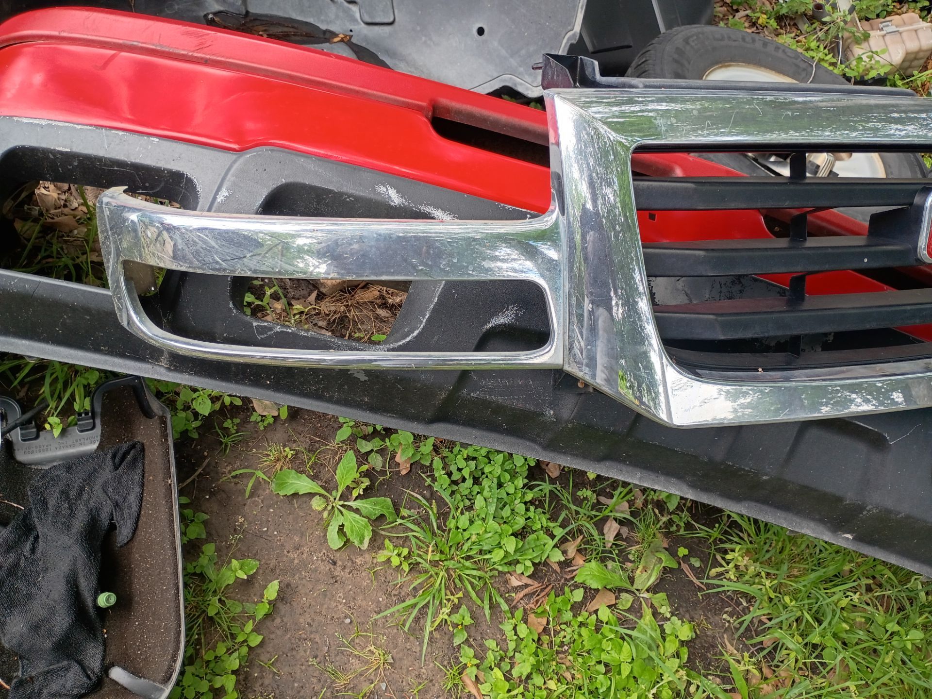03- 06 GMC grille