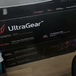 gaming monitor 