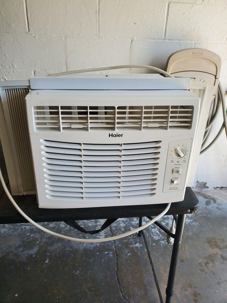 HAIER 5000 BTU AIR CONDITIONER ICE COLD AIR COILS AND FILTER CLEANED, QUIET EFFICIENT UNIT WORKS GREAT