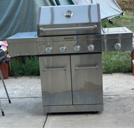 For Sale — KitchenAid 5-Burner Gas Grill