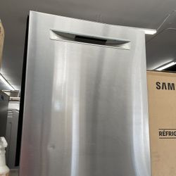 Bosch Dishwasher In Stainless Steel New Open Box With Stainless Tub 