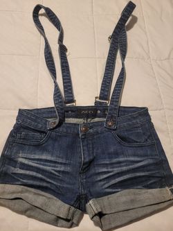 $3 dllrs