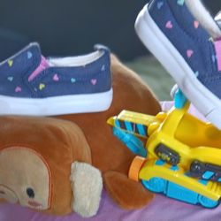 SLIP ON SNEAKERS FOR GIRLS 