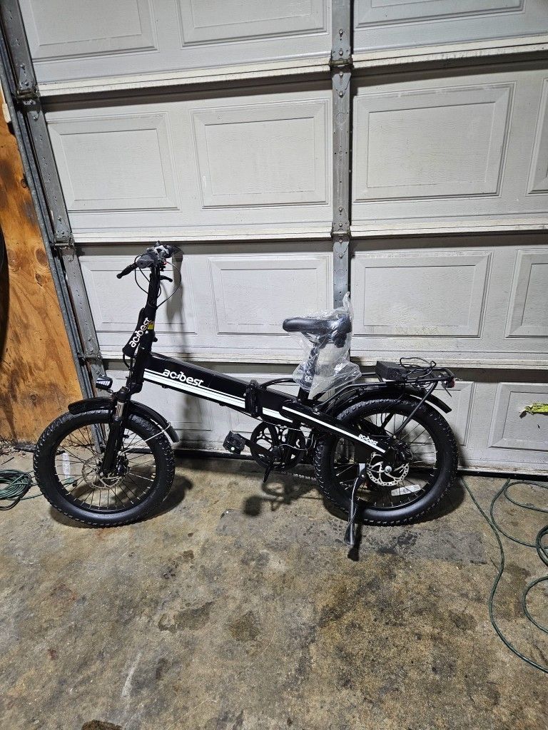 Actbest 52v Folding Ebike . Brand New Comes With Charger. Retails Over 900