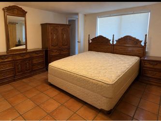 8PC King Bedroom Set!