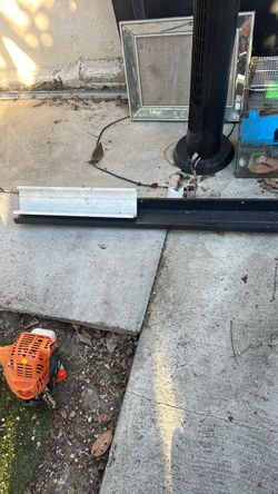 2 free ikea shelves