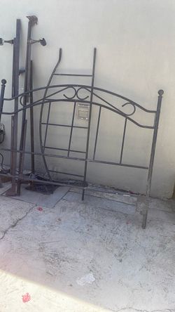Metal queen bed frame