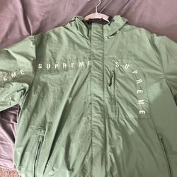 Supreme Windbreaker 
