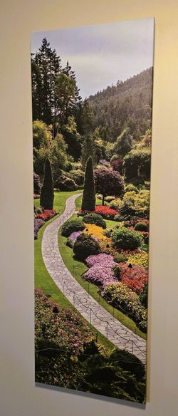 Tall, Narrow Butchart Gardens Canvas Print