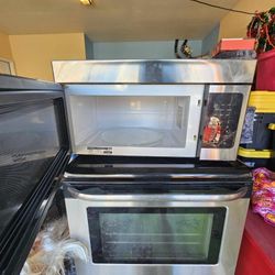 Matching Set Of Stove, Microwave And Dishwasher 