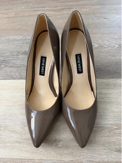 Nine West Tatiana Patent Pumps Size 6 Taupe