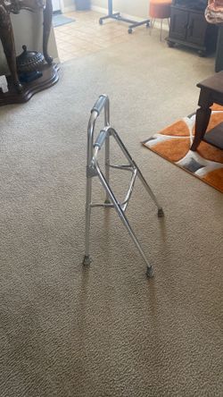 Side stepper hemi walker