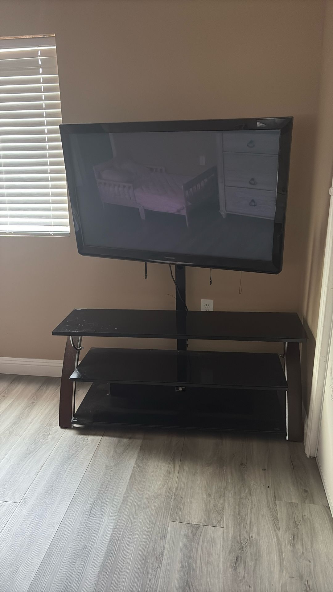 2011 Viera Panasonic 47inch Tv With Stand