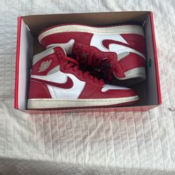Women’s 9 Air jordan 1- OG Varsity Red