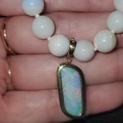 Beautiful Opal 14k Gold Necklace