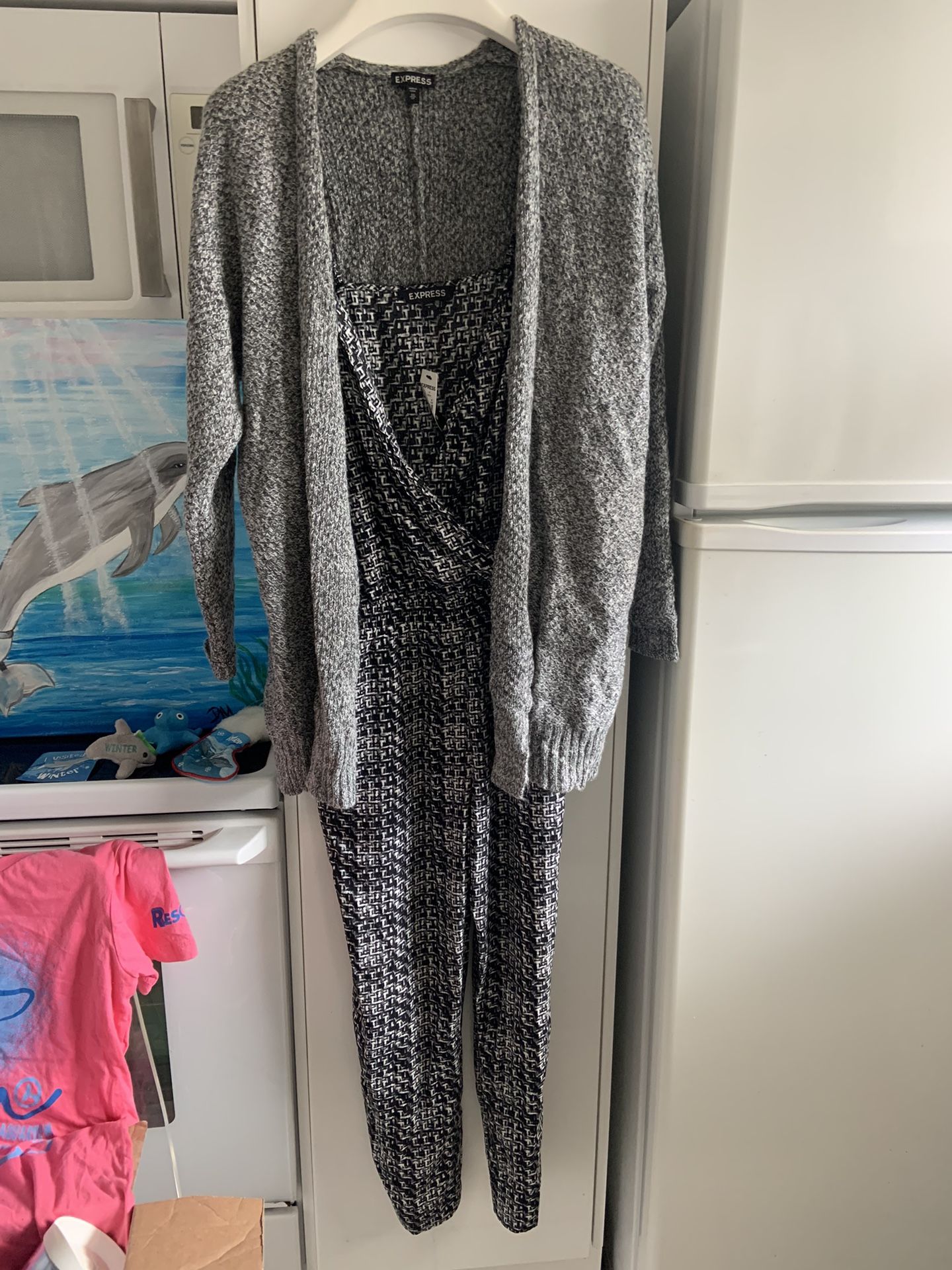 New Ladies Clothing Set. Jumpsuit And Cardigan.. Express Brand.  Gray Print Jumpsuit Size 6 And Xsmall Oversize  Long Cardigan Size Small $60 For Set