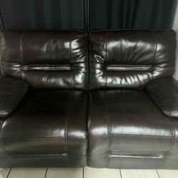 RECLINER LEATHER COUCH 