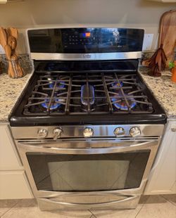 Gas Range, Kenmore Elite