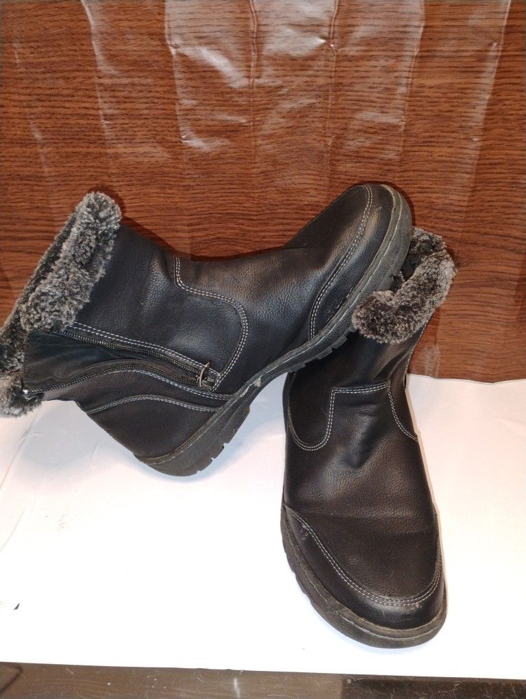 Khombu Women Boots